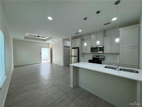 7802 N 58th St-Unit -2 in Mission, TX - Building Photo - Building Photo