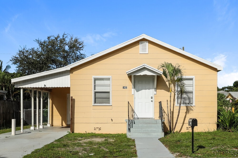831 C St in Lake Worth Beach, FL - Building Photo