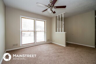 5600 Wooded Lake Dr in Jeffersontown, KY - Building Photo - Building Photo