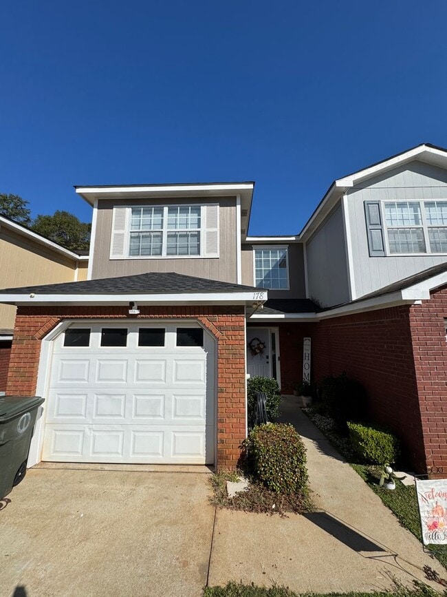 178 N Spring View Dr in Enterprise, AL - Building Photo - Building Photo