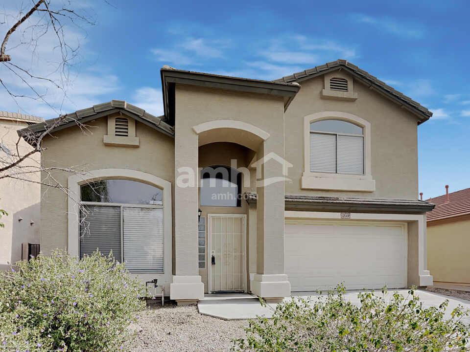 12549 W Reade Ave in Litchfield Park, AZ - Building Photo