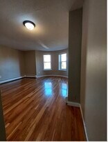 15 Blackwood St, Unit 21 in Boston, MA - Building Photo