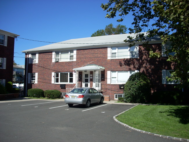 555-563 Green St in Elizabeth, NJ - Building Photo - Building Photo