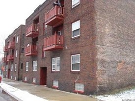 8601 Kenmore Ave Apartments