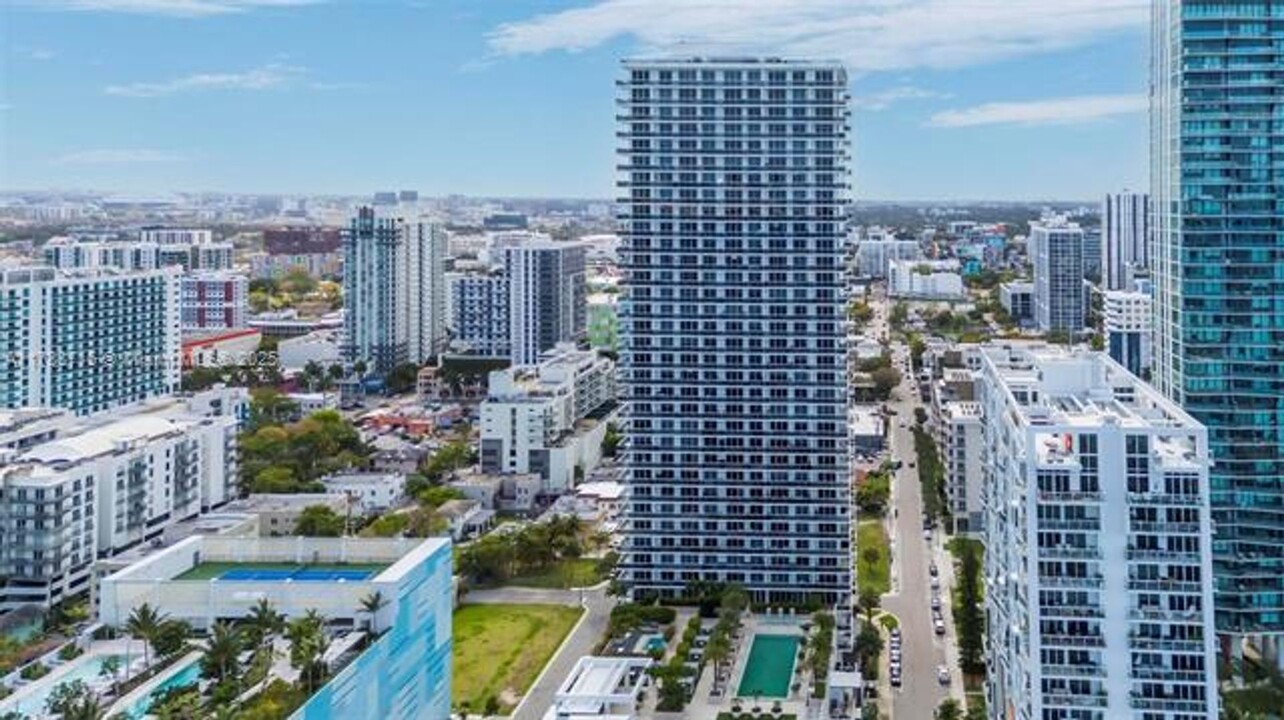 600 NE 27th St in Miami, FL - Foto de edificio