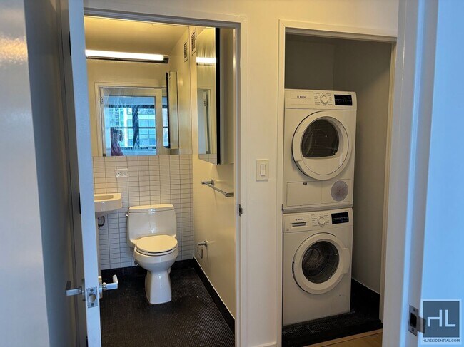 East 39th Street in New York, NY - Building Photo - Building Photo