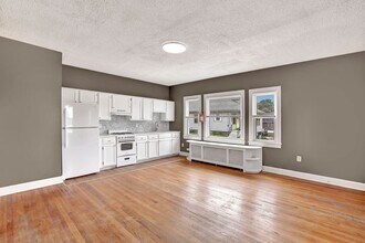 44 Dover Ave in Ewing Township, NJ - Building Photo - Building Photo