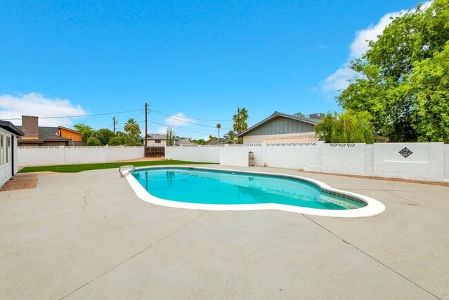 216 E Riviera Dr in Tempe, AZ - Building Photo - Building Photo