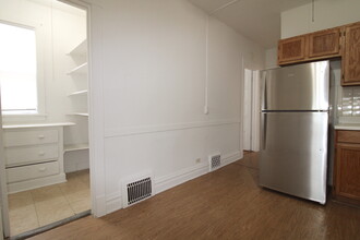 3642 N Albany Ave, Unit 2 in Chicago, IL - Building Photo - Building Photo