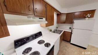 1200 W Lawrence Ave, Unit 12