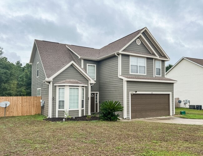 property at 122 Peoria Blvd