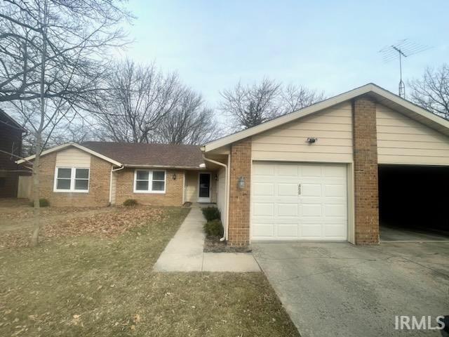 402 W Charter Dr in Muncie, IN - Building Photo