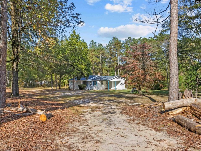 325 Varn Rd in West Columbia, SC - Foto de edificio - Building Photo