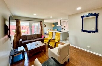 1702 Queensbury Cir in Hoffman Estates, IL - Building Photo - Building Photo