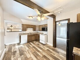 710-712 S Ringold St in Janesville, WI - Building Photo