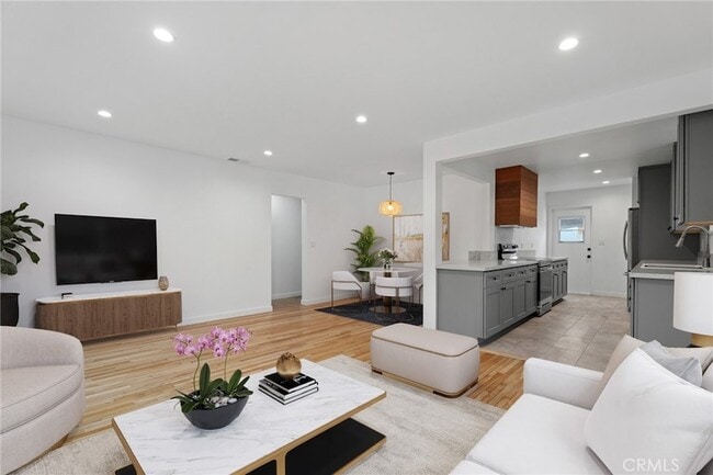 14900 Doty Ave in Hawthorne, CA - Building Photo - Building Photo