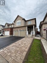 1335 Aldsworth Cr in Oshawa, ON - Building Photo