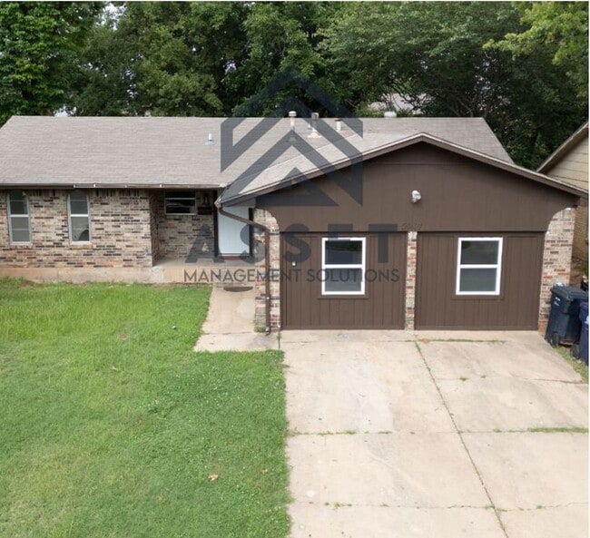 property at 5017 S Briarwood Dr