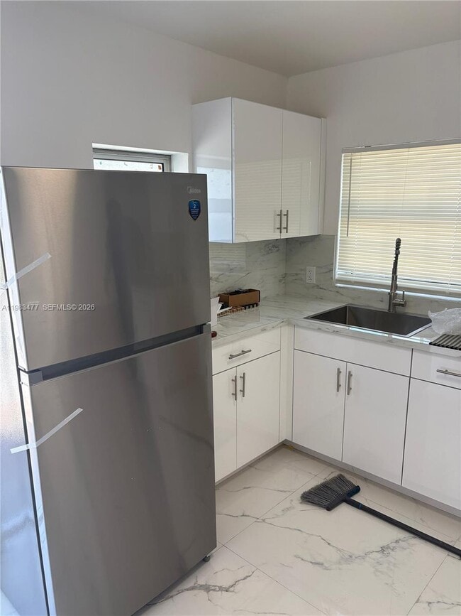 300 NW 16th St in Fort Lauderdale, FL - Building Photo - Building Photo