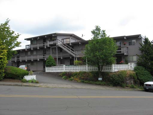 West Cliff Apartments in West Linn, OR - Building Photo - Building Photo