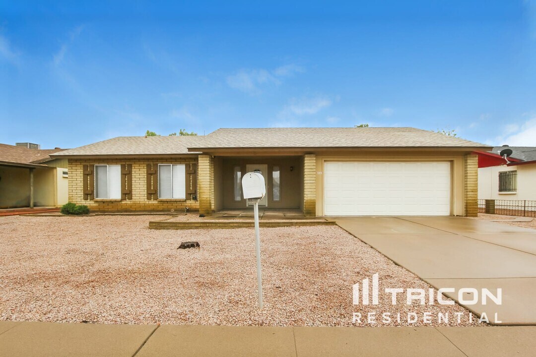 955 W Santa Cruz Dr in Tempe, AZ - Building Photo