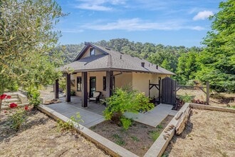7965 Whitehurst Rd in Gilroy, CA - Building Photo - Building Photo