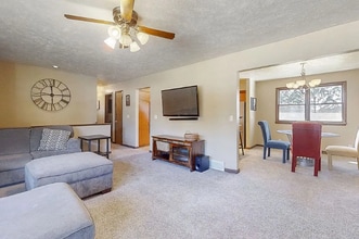 12217 Sandra Cir in Omaha, NE - Building Photo - Building Photo