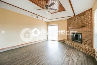 2425 E Hills Dr in Moore, OK - Building Photo - Building Photo