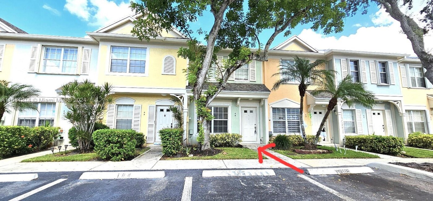 46 Simonton Cir in Weston, FL - Foto de edificio