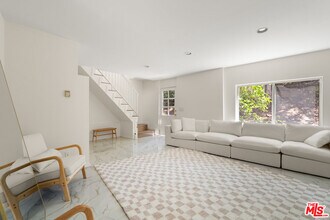 8301 Lookout Mountain Ave in West Hollywood, CA - Building Photo - Building Photo
