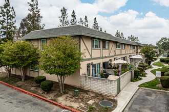 Mountain Village Townhomes in Ontario, CA - Building Photo - Building Photo