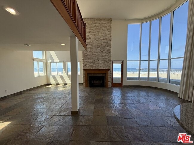property at 2 Catamaran St
