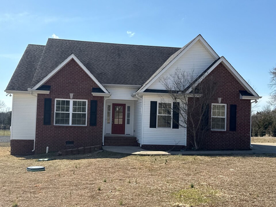 1249 Crescent Ridge Drive in Murfreesboro, TN - Building Photo