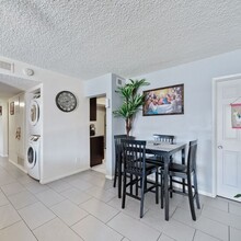 500 Almond Ave in Long Beach, CA - Building Photo - Interior Photo