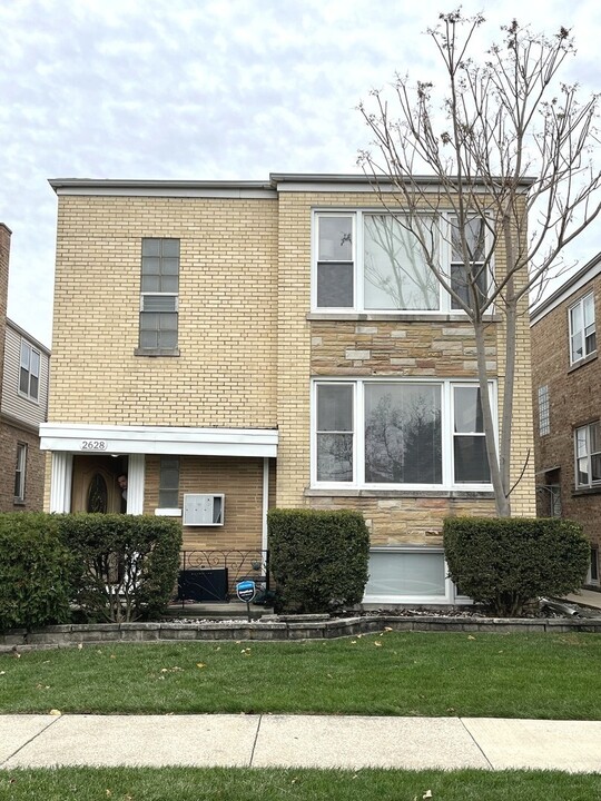 2628 N 73rd Ct in Elmwood Park, IL - Building Photo