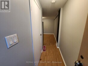 4250 Jefton Crescent in Mississauga, ON - Building Photo - Building Photo