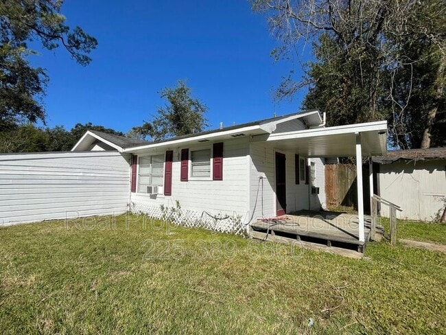 property at 1208 N Willow Ave