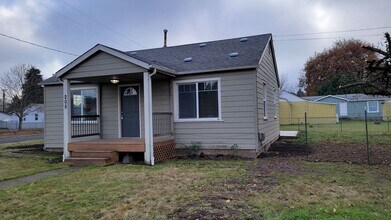 205 W J St in Springfield, OR - Building Photo - Building Photo