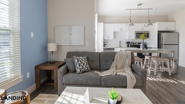 5885 Lakehurst Dr, Unit 2131