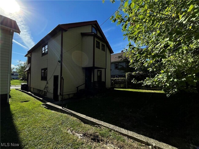 843 Rondel Rd in Cleveland, OH - Building Photo - Building Photo
