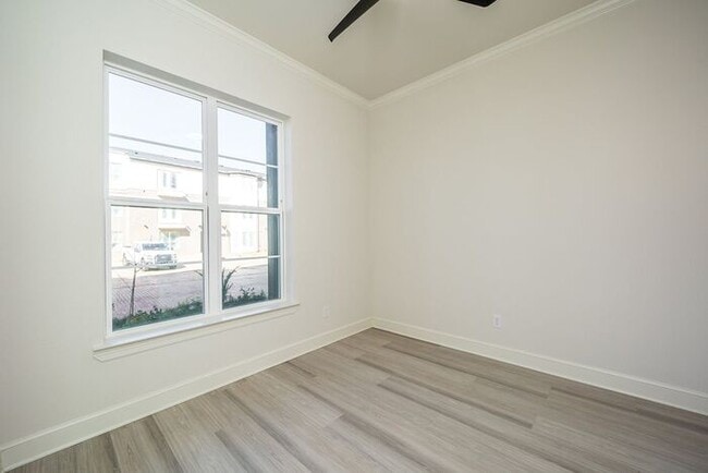 544 W Erwin St in Tyler, TX - Building Photo - Building Photo