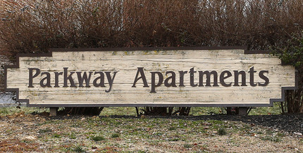 Parkway Apartments in Covington, KY - Building Photo - Building Photo