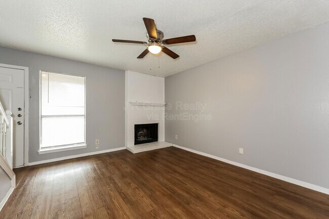 5927 Shadydell Dr in Fort Worth, TX - Building Photo - Building Photo