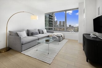 K2 Apartments in Chicago, IL - Foto de edificio - Building Photo