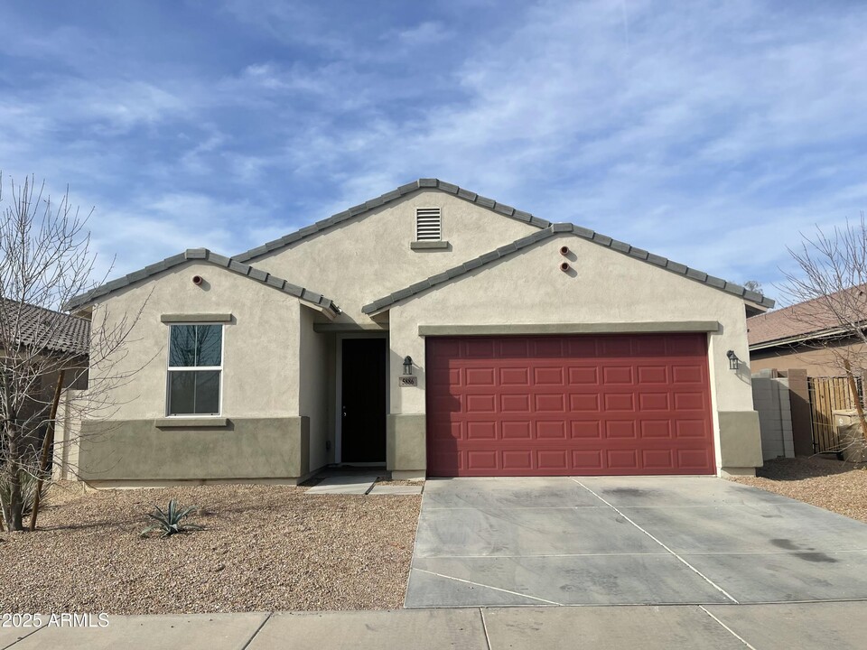 5886 S 247th Ln in Buckeye, AZ - Building Photo