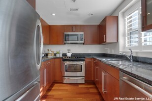 26 2nd St, Unit 1 Apartamentos