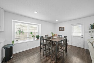 2523 Heritage Colony Dr in Webster, TX - Building Photo - Building Photo