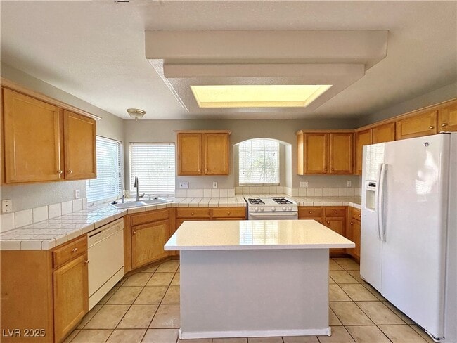 7612 Glorietta Bay Ct