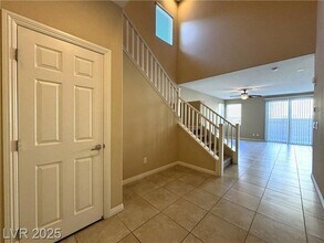 6176 Jennings Cove Ct in Las Vegas, NV - Building Photo - Building Photo