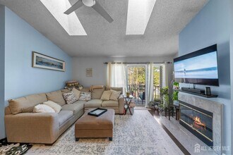 9 Ruby Ct in Franklin Township, NJ - Building Photo - Building Photo